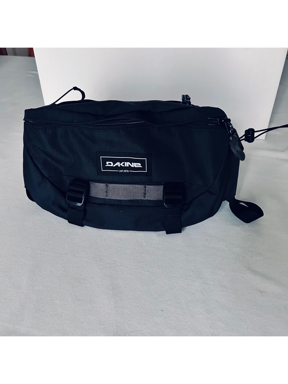 Dakine Hot Laps 2L Hip Pack Fanny Bag – Durable Outdoor / MTB Gear NWOT